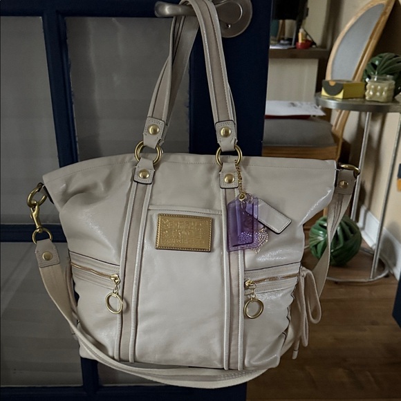 Coach Poppy All Leather Spotlight Glam Tote - Rare - Picture 1 of 14